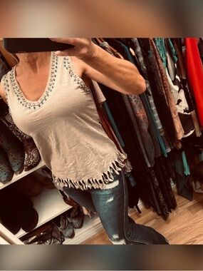 Sleeveless Stud-Embellished Fringe Top Vocal Tank Top in Cream